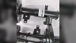 Austausch der vorderen Stoßdämpferstrebe des Cadillac XT4